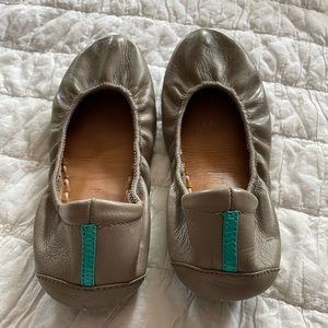 Tieks 6.5 Taupe leather foldable slip on flats